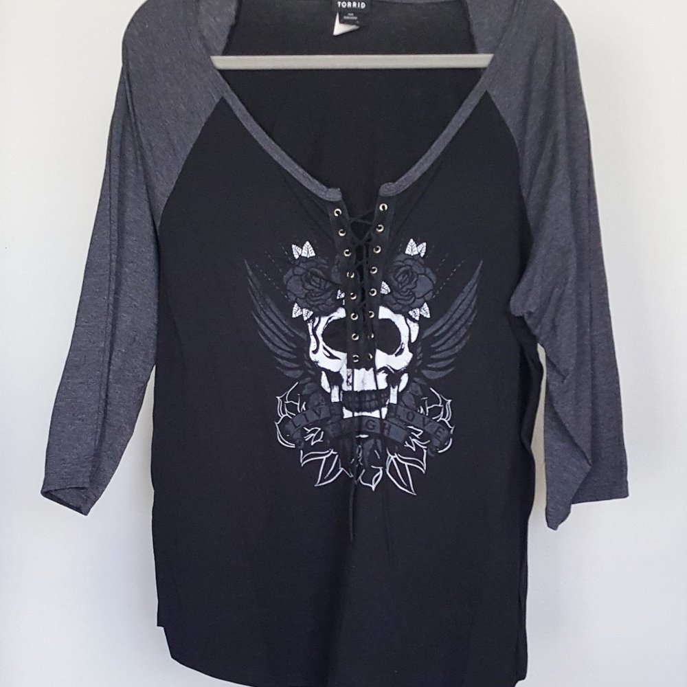 TORRID Shirt Sz 2 18/20 L/S  Lace Up Biker Skull Design 2 Tone HOT